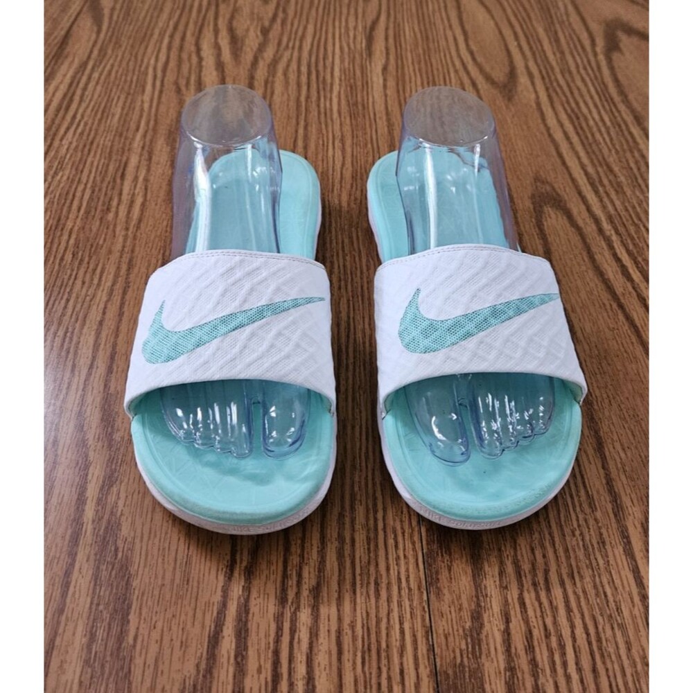 Nike Benassi Solarsoft Slide 2 Women's Size 8 white seafoam sandals slip on